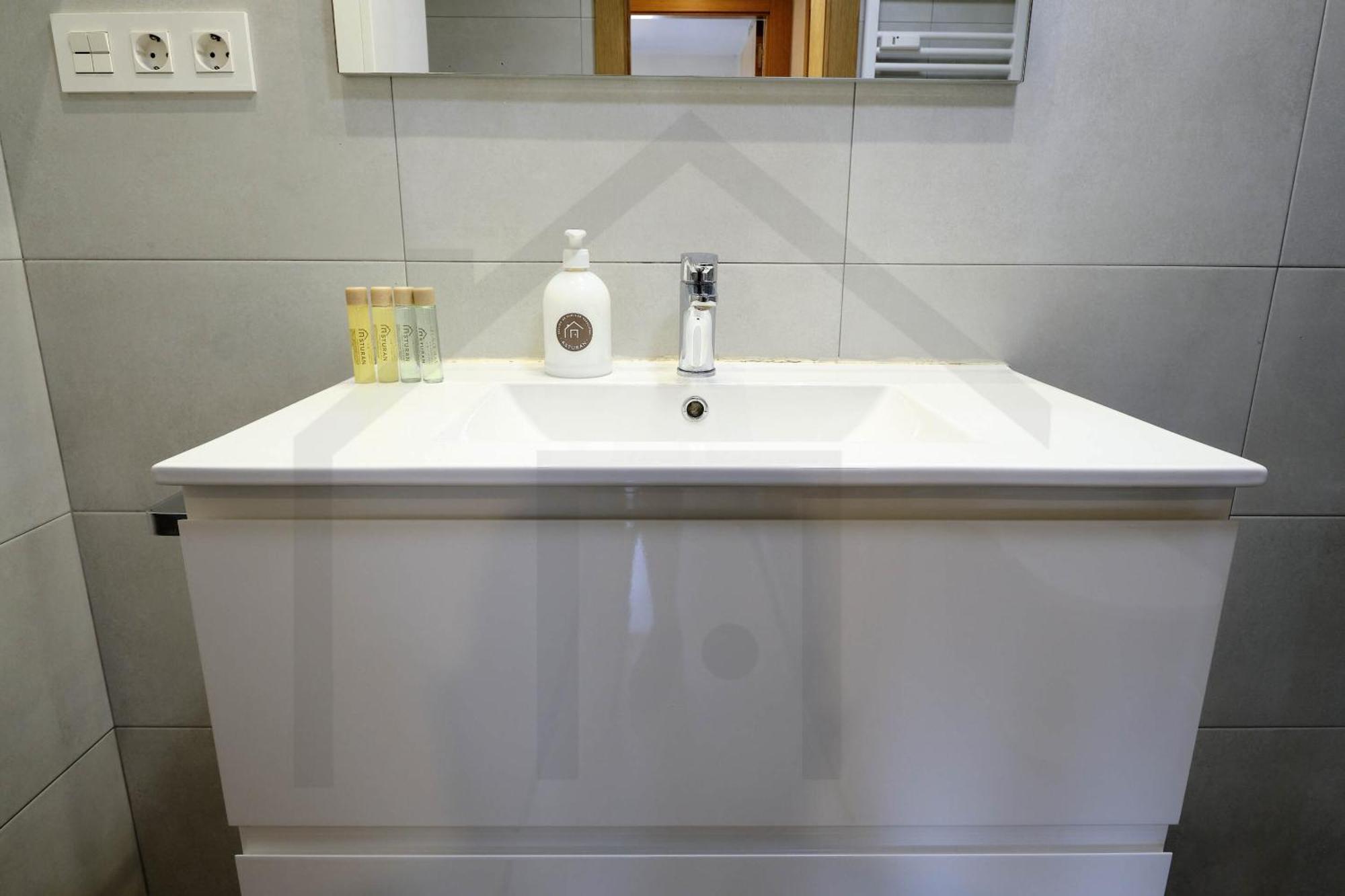 Campoamor Centro - Coqueto Apartamento Con Wifi. Oviedo Kültér fotó